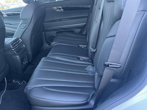 2025 Genesis GV80 2.5T