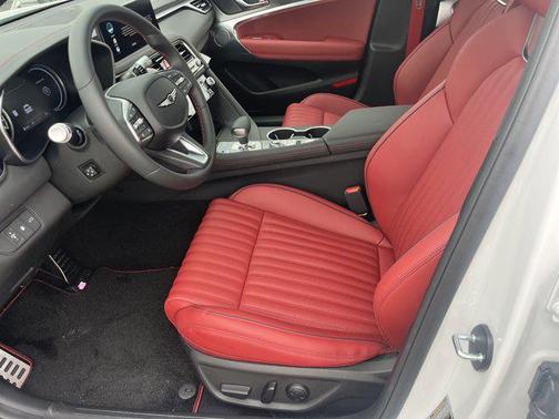 2025 Genesis G70 2.5T RWD