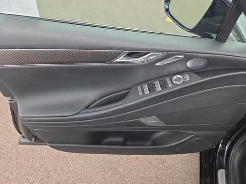 Vik Black 2027 Genesis G80 3.5T Sport Prestige