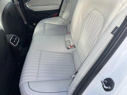2025 Genesis G70 2.5T AWD