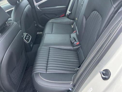 2026 Genesis G70 2.5T RWD Prestige