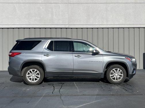 2021 Chevrolet Traverse LT Cloth