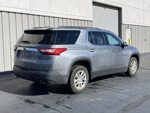 2021 Chevrolet Traverse LT Cloth
