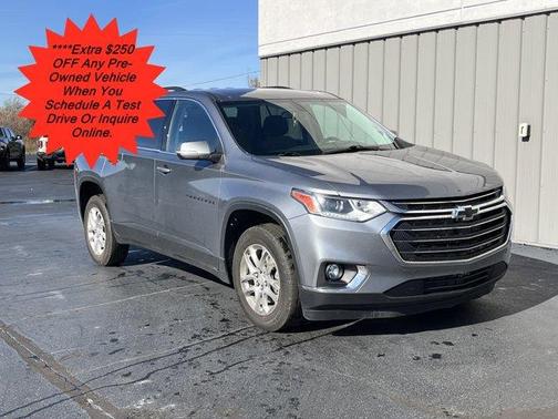 2021 Chevrolet Traverse LT Cloth