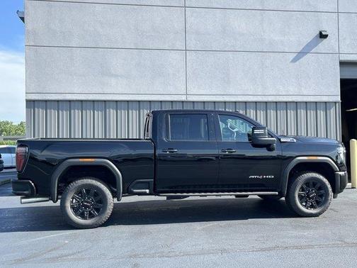 2025 GMC Sierra 2500 AT4