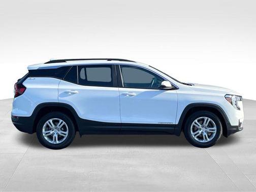 Summit White 2023 GMC Terrain SLE