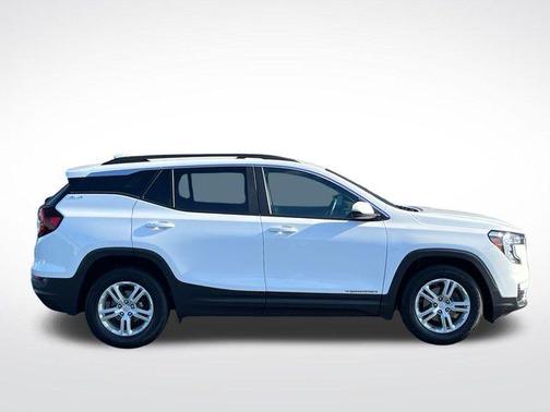 Summit White 2023 GMC Terrain SLE