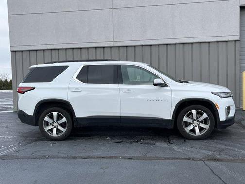 2023 Chevrolet Traverse LT Leather