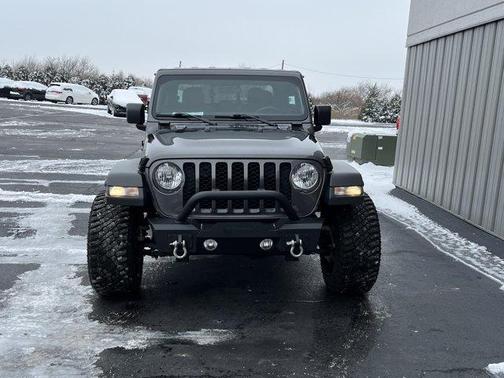 2023 Jeep Gladiator Sport