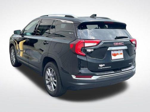 Ebony Twilight Metallic 2022 GMC Terrain SLT