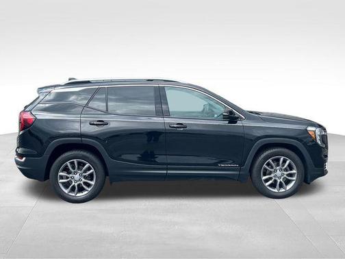 Ebony Twilight Metallic 2022 GMC Terrain SLT