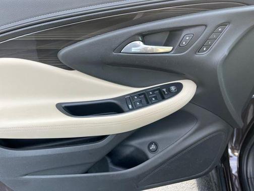 Espresso 2020 Buick Envision Essence