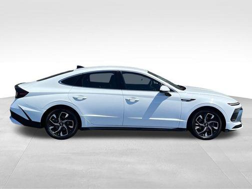 White 2024 Hyundai SONATA SEL