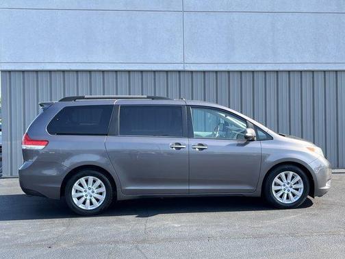 2013 Toyota Sienna XLE