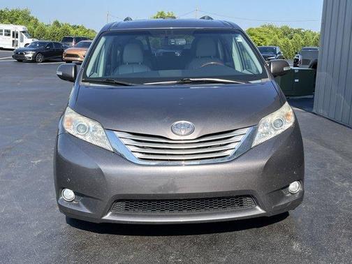 2013 Toyota Sienna XLE