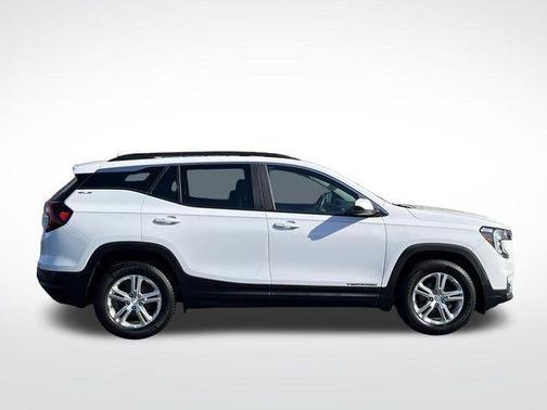 Summit White 2022 GMC Terrain SLE