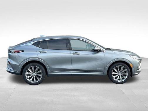 Moonstone 2026 Buick Envista Avenir