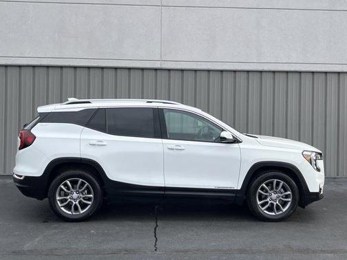 Summit White 2023 GMC Terrain SLT