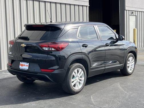 Mosaic Black Metallic 2021 Chevrolet Trailblazer LS