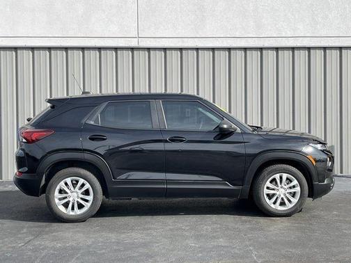 Mosaic Black Metallic 2021 Chevrolet Trailblazer LS