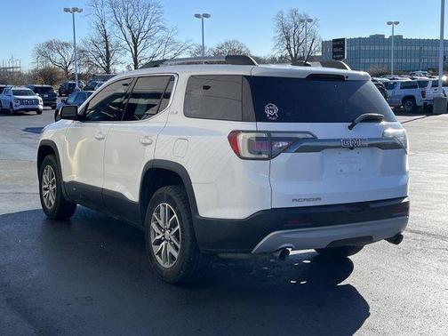 2017 GMC Acadia SLE-2
