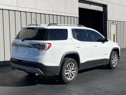2017 GMC Acadia SLE-2