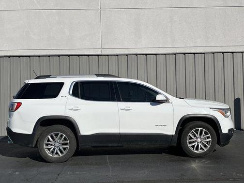 2017 GMC Acadia SLE-2