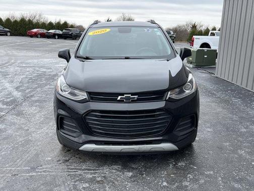 Mosaic Black Metallic 2020 Chevrolet Trax LT