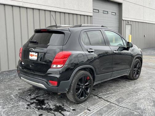 Mosaic Black Metallic 2020 Chevrolet Trax LT