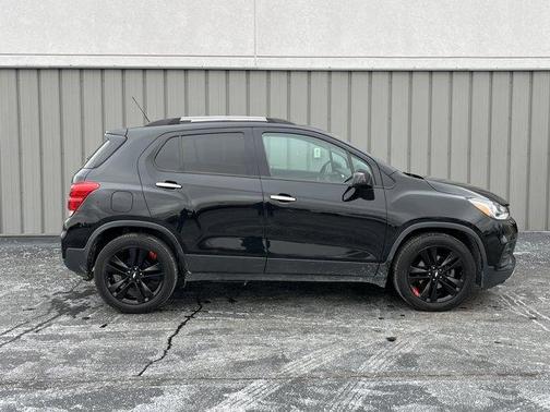 Mosaic Black Metallic 2020 Chevrolet Trax LT