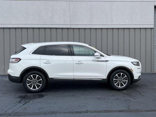 2023 Lincoln Nautilus Standard