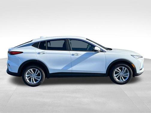 Summit White 2025 Buick Envista Preferred