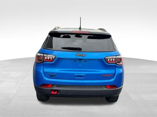 Laser Blue 2022 Jeep Compass Trailhawk