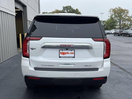 2023 GMC Yukon SLT