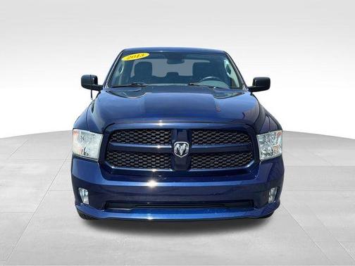 True Blue Pearl 2013 RAM 1500 Tradesman/Express