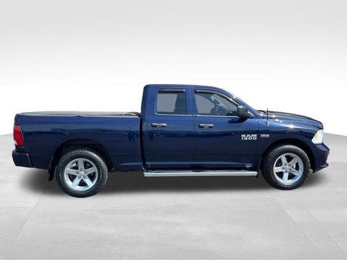 True Blue Pearl 2013 RAM 1500 Tradesman/Express