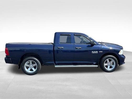 True Blue Pearl 2013 RAM 1500 Tradesman/Express