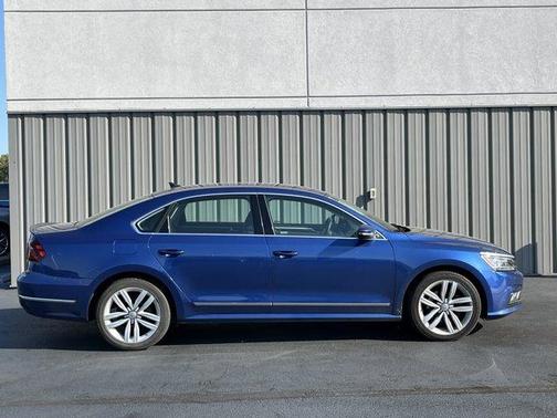 2017 Volkswagen Passat 1.8T SE w/Technology