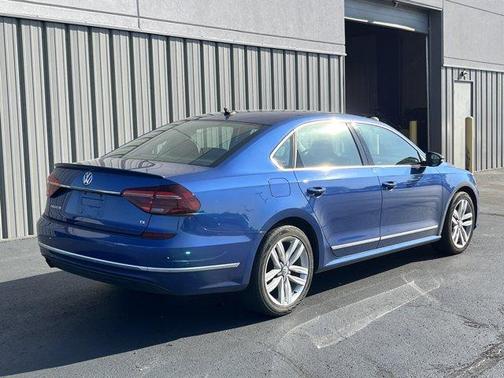 2017 Volkswagen Passat 1.8T SE w/Technology