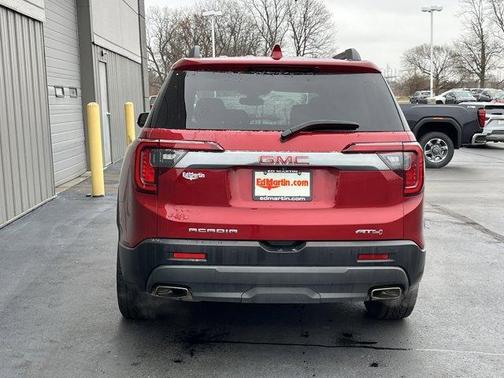 2023 GMC Acadia AT4