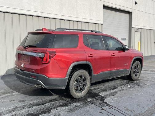 2023 GMC Acadia AT4