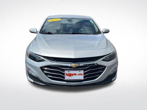 Silver Ice Metallic 2022 Chevrolet Malibu LT