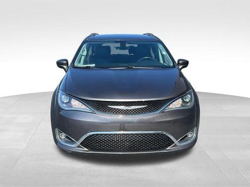 Crystal Metallic 2017 Chrysler Pacifica Touring-L Plus