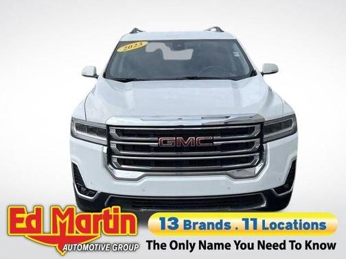 Summit White 2023 GMC Acadia SLT
