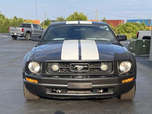 2007 Ford Mustang Deluxe
