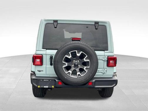 Earl Clearcoat 2024 Jeep Wrangler Sahara
