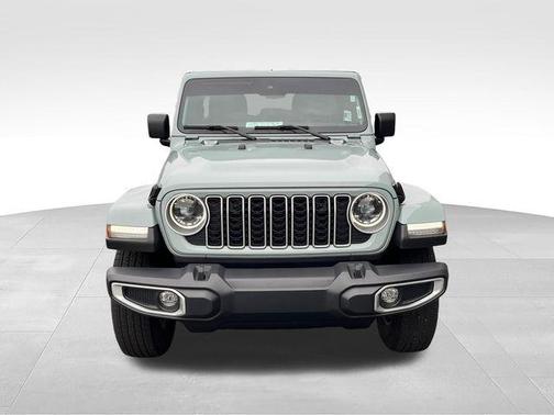 Earl Clearcoat 2024 Jeep Wrangler Sahara