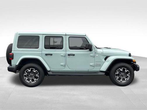 Earl Clearcoat 2024 Jeep Wrangler Sahara