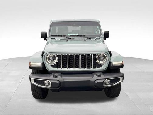 Earl Clearcoat 2024 Jeep Wrangler Sahara