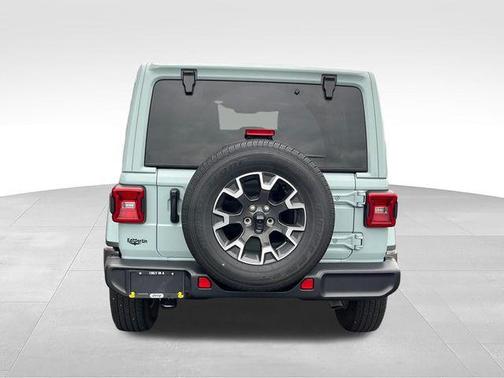 Earl Clearcoat 2024 Jeep Wrangler Sahara